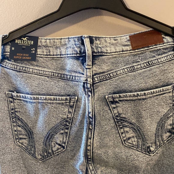 Hollister Jeans - Picture 2 of 3